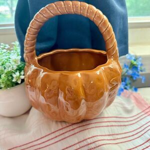 Chris Madden Pumpkin Ceramic Basket with Handle 7 inches